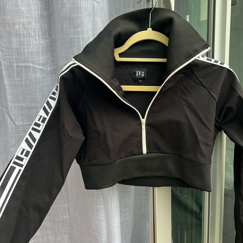 LF Crop Quarter Zip